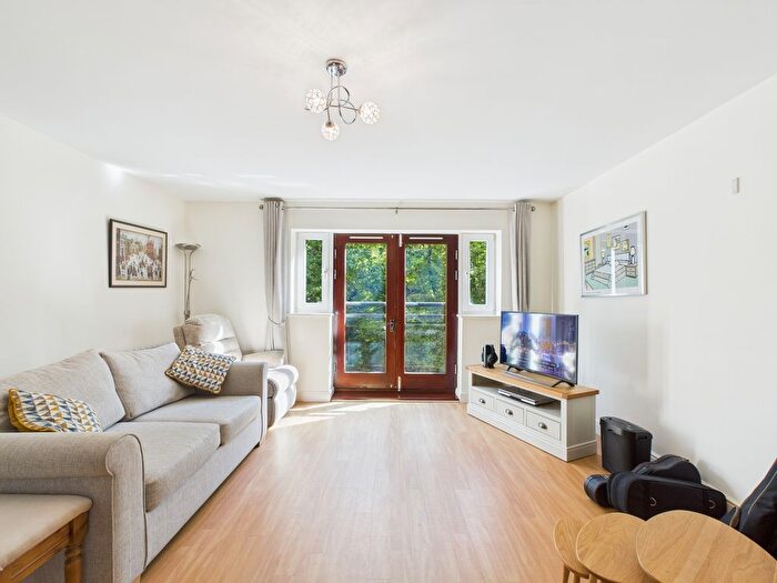 1 Bedroom Flat For Sale In Fairbank Road, Southwater, RH13