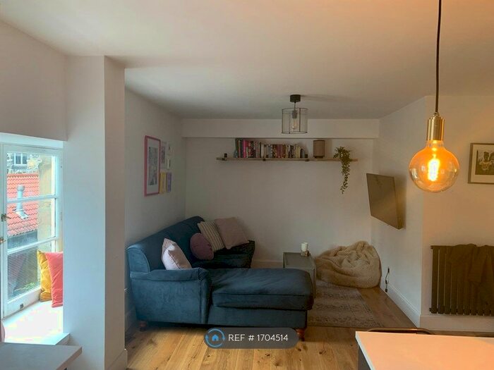 2 Bedroom Flat To Rent In Shore, Edinburgh, EH6