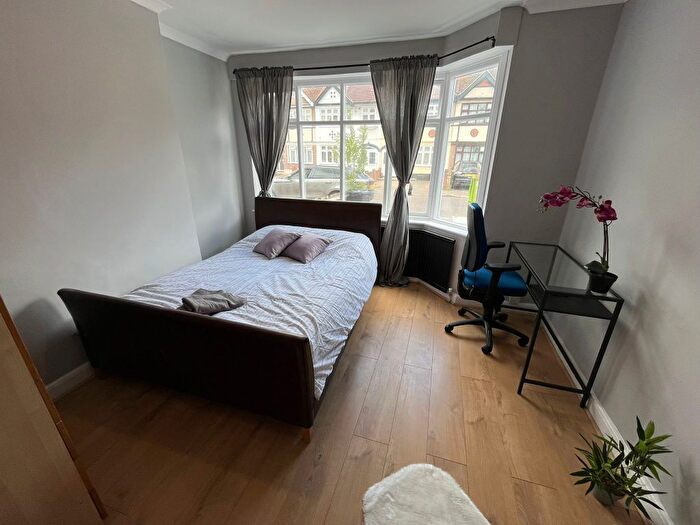 5 Bedroom Terraced House To Rent In Ilfracombe Gardens, Romford, RM6