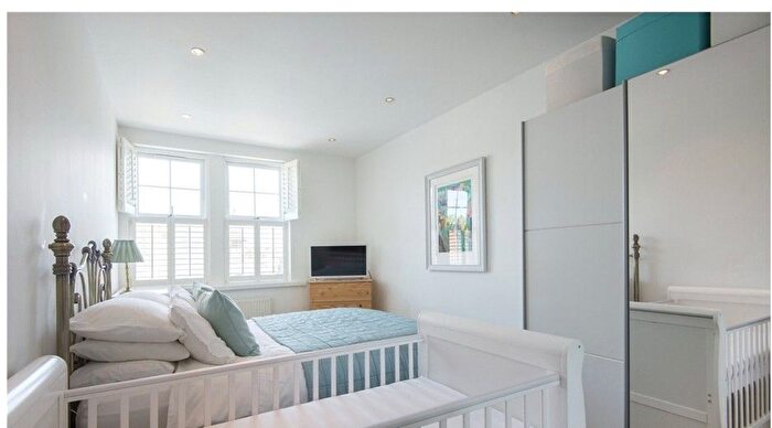 1 Bedroom Flat To Rent In Flat, Hermon Hill, Wanstead, E11