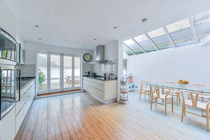 6 Bedroom Property To Rent In Beechmore Road, Battersea, London, SW11