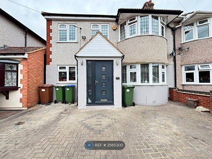 5 Bedroom Semi-Detached House To Rent In Farnham Road, Welling, DA16