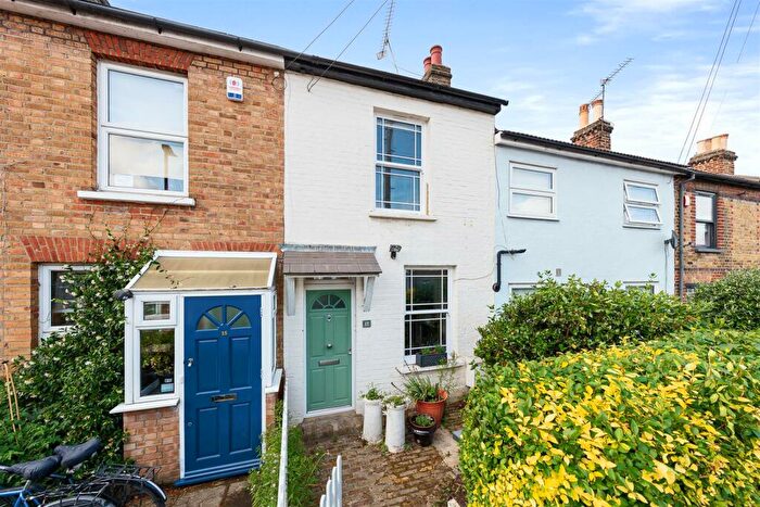 2 Bedroom Cottage For Sale In Maynard Road, Walthamstow, London, E17