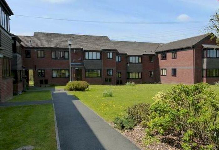 2 Bedroom Apartment To Rent In Shaw Royd Court, Yeadon, Leeds, LS19