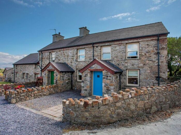 3 Bedroom End Of Terrace House For Sale In Llangaffo, Gaerwen, LL60