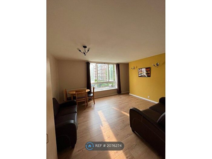 2 Bedroom Flat To Rent In Flora Gardens, London, W6