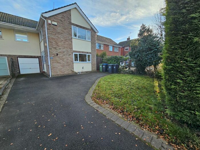 3 Bedroom Semi-Detached House To Rent In Dunchurch Road, Rugby, Warwickshire., CV22