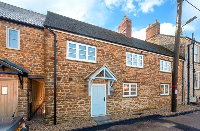3 Bedroom Terraced House For Sale In Earls Lane, Deddington, Oxfordshire, OX15