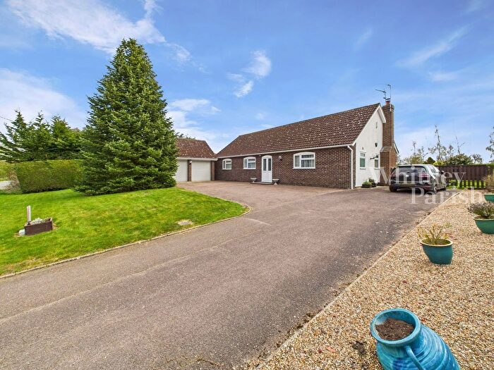3 Bedroom Bungalow For Sale In Old Bury Road, Stuston, Diss, IP21