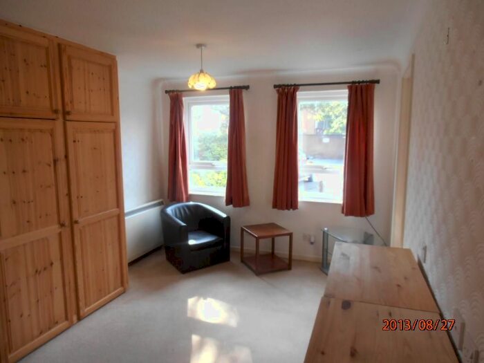 1 Bedroom Studio To Rent In Heather Close, Carterton, Oxon, OX18
