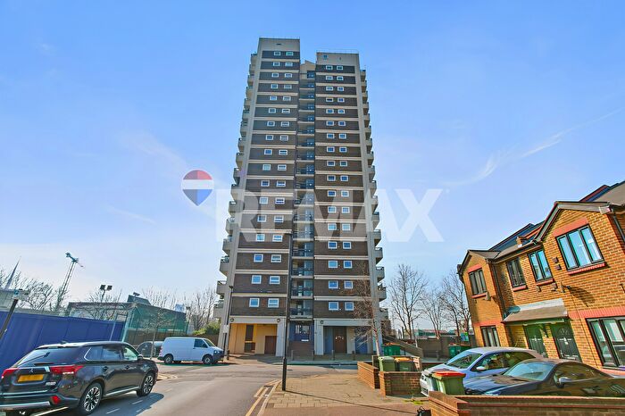 2 Bedroom Flat To Rent In Dunedin House, London, E16