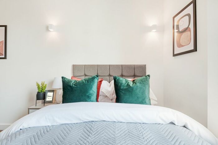 Studio To Rent In Staines Road, Hounslow, TW3