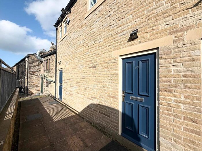 2 Bedroom Maisonette To Rent In Town Street, Farsley, Pudsey, West Yorkshire, LS28
