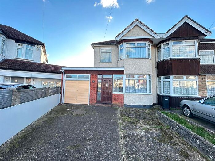 3 Bedroom End Of Terrace House To Rent In Boleyn Avenue, Enfield, EN1