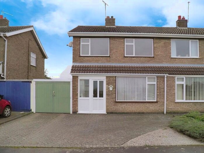 3 Bedroom Semi-Detached House To Rent In Lonsdale Road, Stamford, PE9