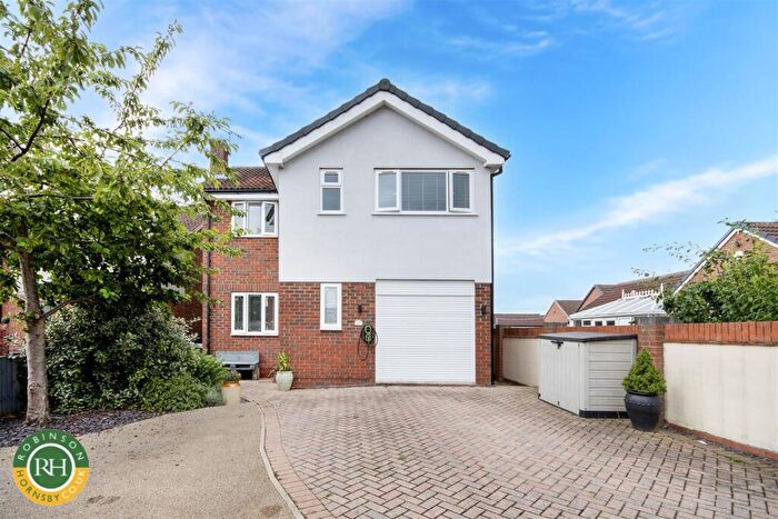 4 Bedroom Detached House For Sale In Hallview Road., Rossington, Doncaster, DN11