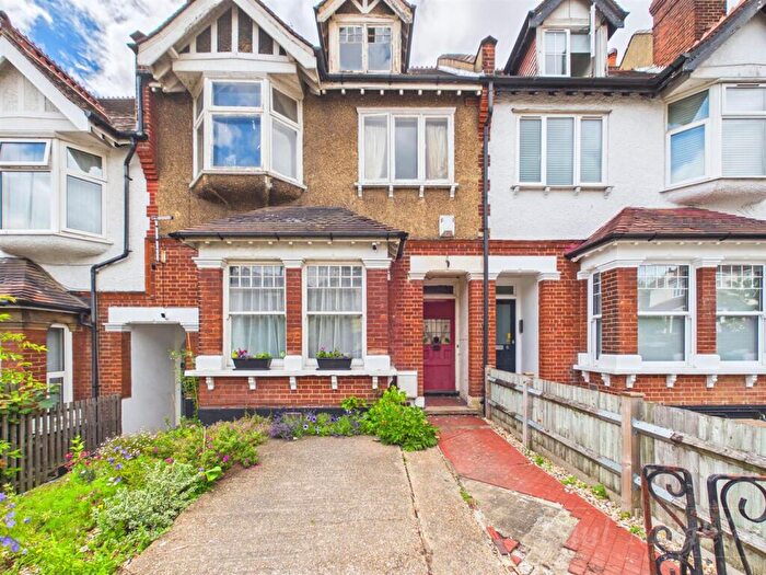 2 Bedroom Maisonette For Sale In Heathfield Road, Croydon, CR0