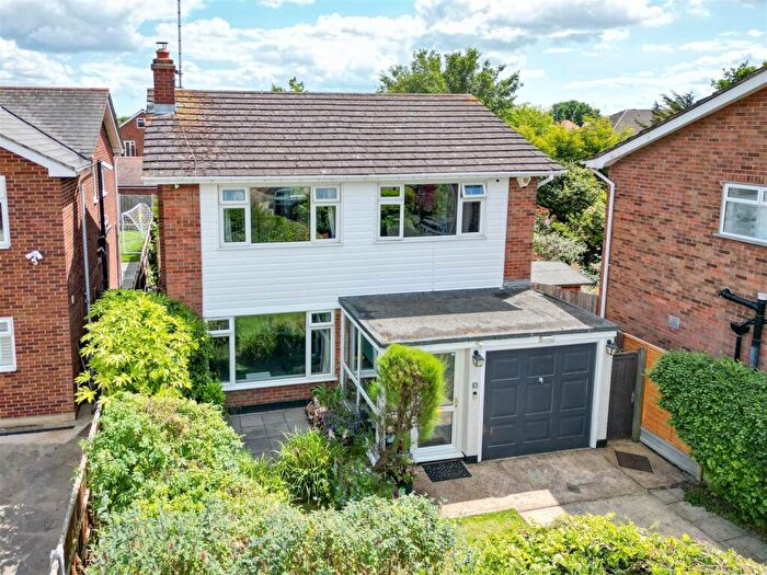 4 Bedroom Detached House For Sale In Seldon Close, Westcliff-On-Sea, SS0