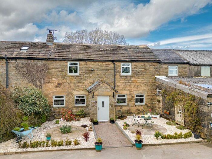 4 Bedroom Semi-Detached House For Sale In Bewerley North Yorkshire, HG3