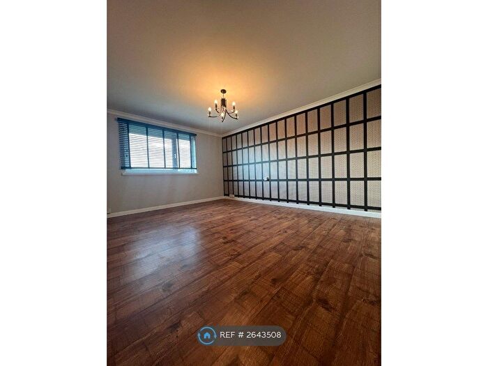 2 Bedroom Flat To Rent In Cairnvale Terrace, Aberdeen, AB12