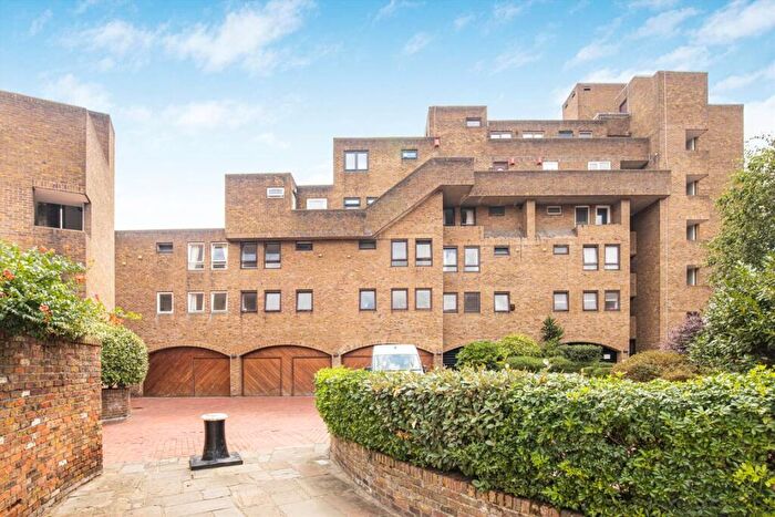1 Bedroom Flat For Sale In Burr Close, London, E1W