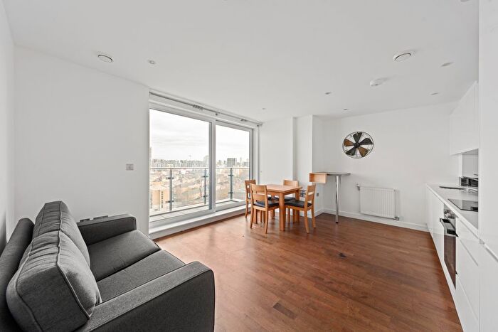 2 Bedroom Flat To Rent In Wharf Street, London, SE8