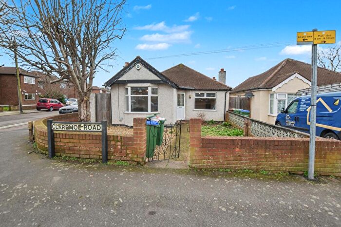 3 Bedroom Bungalow For Sale In Clarence Road, Bexleyheath, London, DA6