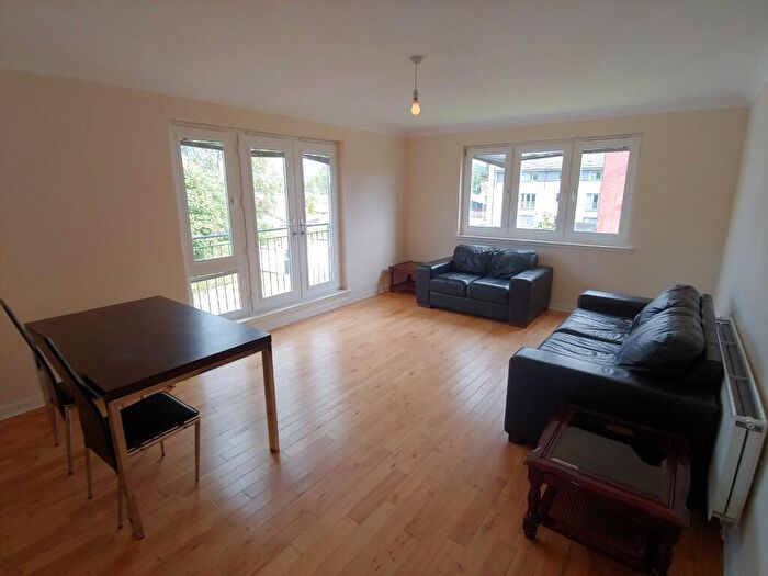 2 Bedroom Flat To Rent In Orrok Lane, Edinburgh, EH16