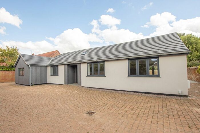 4 Bedroom Detached Bungalow For Sale In Southgate Lane, Snettisham, King's Lynn, Norfolk, PE31