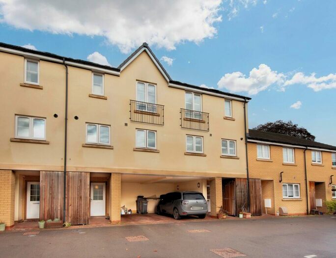 4 Bedroom Terraced House To Rent In Cole Close, Malmesbury, SN16