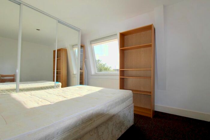 3 Bedroom Flat To Rent In Nevern Square, London, SW5