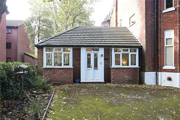 2 Bedroom Bungalow For Sale In Mauldeth Road, Heaton Mersey, Stockport, SK4