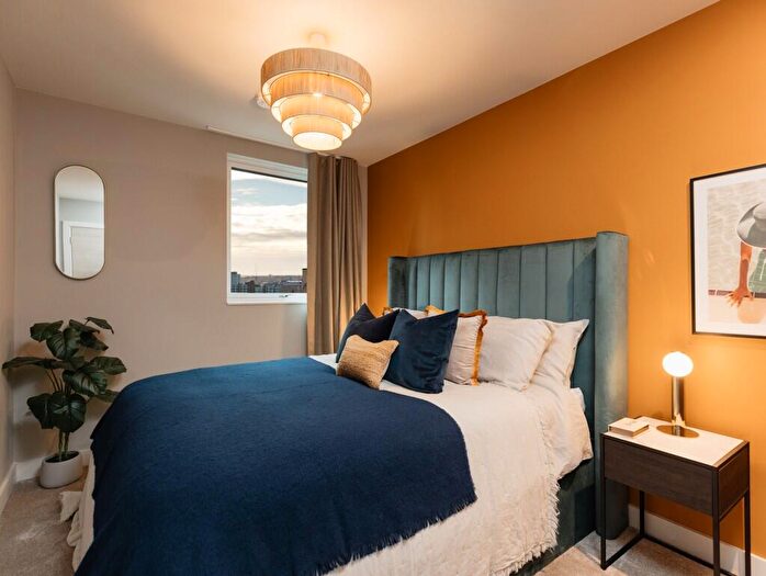 3 Bedroom Flat To Rent In New York Square, Soyo, Quarry Hill, Leeds, West Yorkshire, LS2