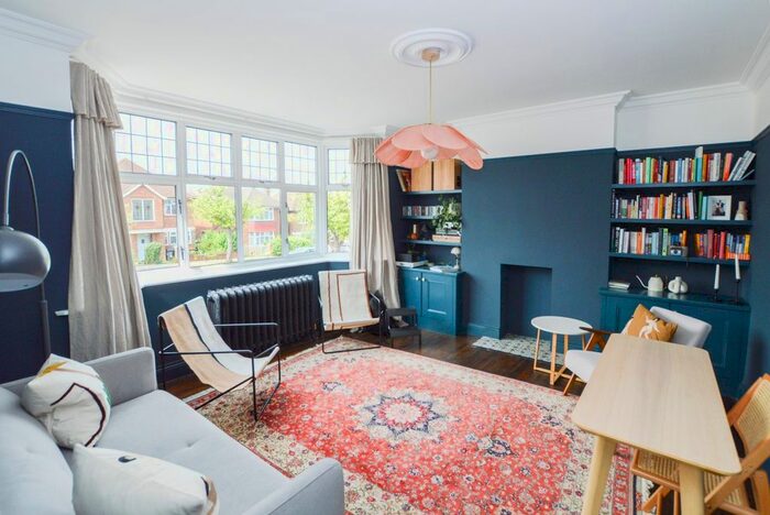 3 Bedroom Detached House To Rent In Waddington Way, London, SE19