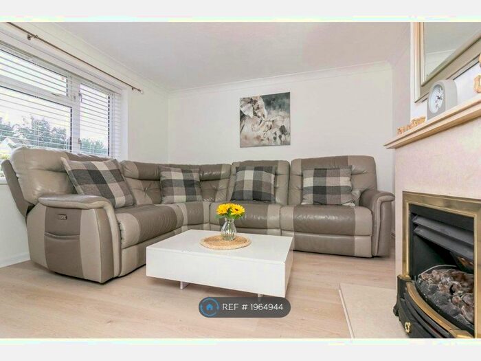 2 Bedroom Terraced House To Rent In Walkern Road, Herts, SG1