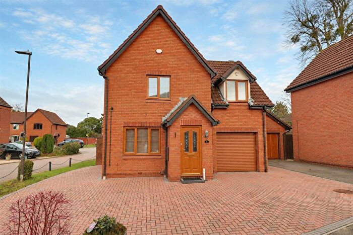 3 Bedroom Detached House For Sale In Berkeley Close, Hucclecote, Gloucester, GL3