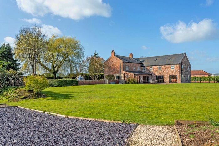6 Bedroom Detached House For Sale In Lennerton Lane, Sherburn In Elmet, Leeds, LS25