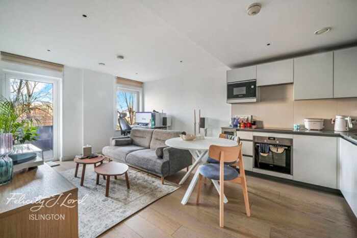 2 Bedroom Flat For Sale In Wharf Road, Islington, N1