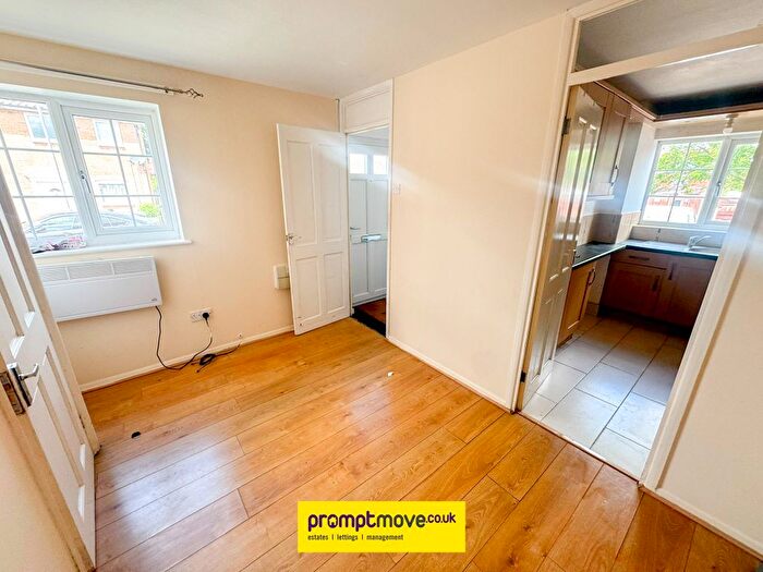Property To Rent In Skua Close, Luton, LU4