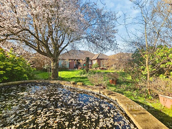 3 Bedroom Bungalow For Sale In Pondtail Road, Fleet, Hampshire, GU51