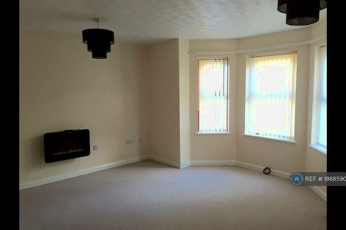 2 Bedroom Flat To Rent In Hulse Road, Southampton, SO15