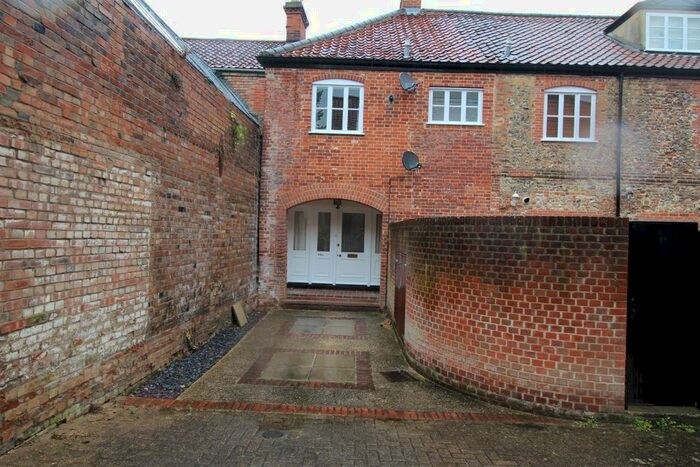 2 Bedroom Semi-Detached House To Rent In Pottergate, Norwich, NR2
