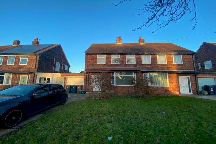 3 Bedroom Property To Rent In Broadfield Drive, Leyland, PR25