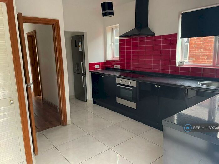 2 Bedroom Flat To Rent In Radford Road, Coventry, CV6