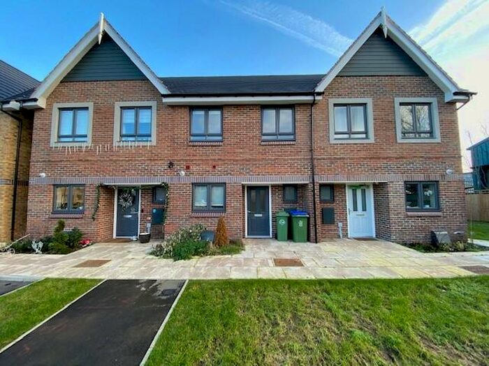 3 Bedroom Terraced House To Rent In Richardson Close, Aylesbury, HP19