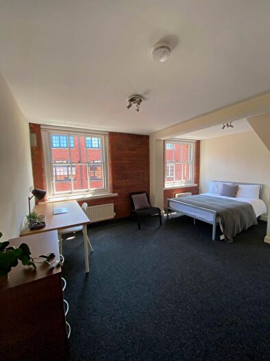 5 Bedroom Flat To Rent In Walsh Court, Bells Square, Sheffield, S1