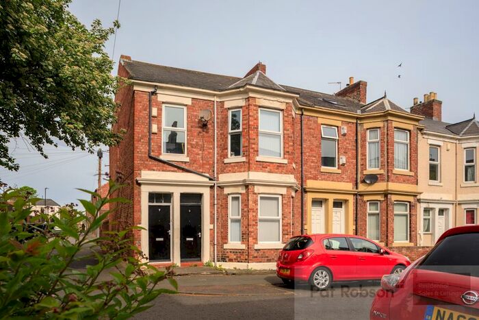 2 Bedroom Flat To Rent In Dilston Road, Fenahm, NE4