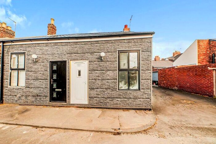 1 Bedroom Terraced House To Rent In Houghton Street, Sunderland, Tyne And Wear, SR4