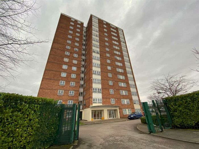 2 Bedroom Flat To Rent In City View, Highclere Avenue, Cheetwood, M7