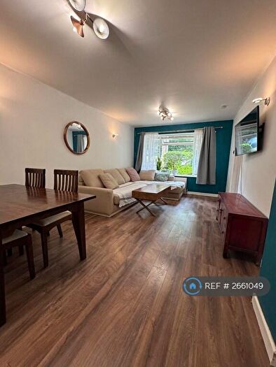 2 Bedroom Flat To Rent In Maple House, Surbiton, KT6